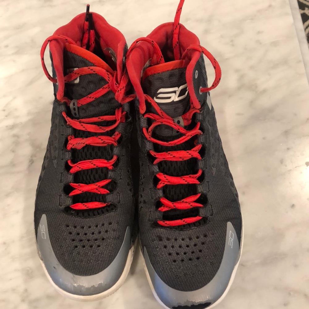 Steph Curry men’s basketball shoes, size 11